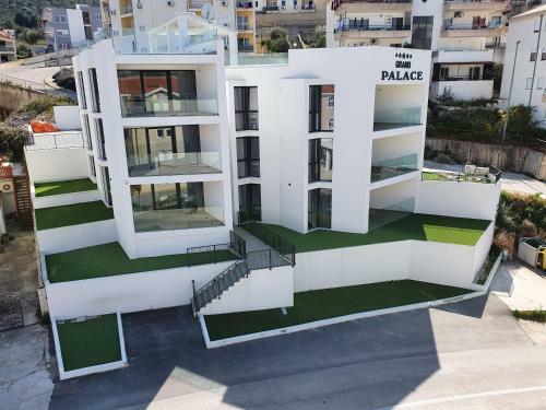 Apartamentos Grand Palace