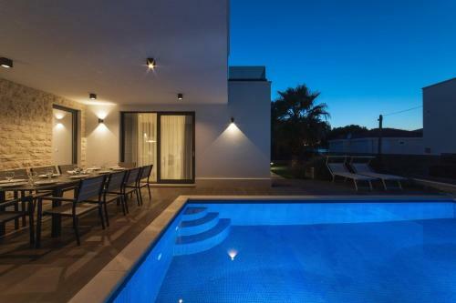 Beachfront Villa Sunce On Ciovo Island