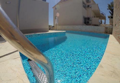Apartment Marinela-with Pool