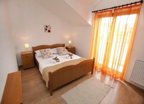 Apartments Antonia-5m From Sea