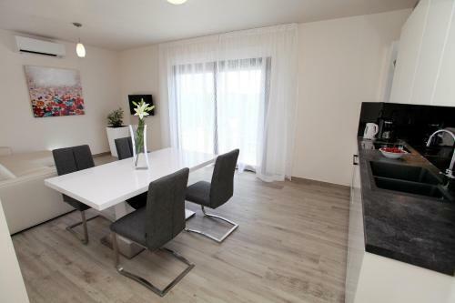 Apartments Villa Aquamarie