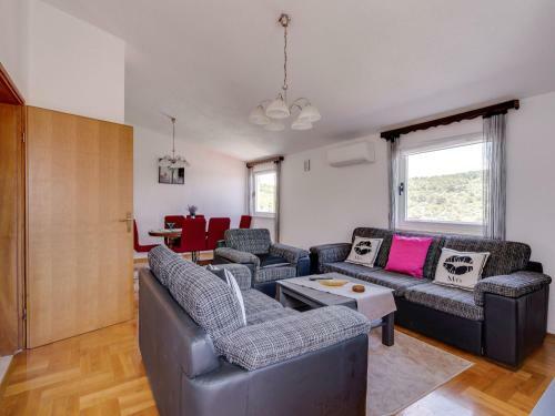 Apartment Lucija Near Trogir