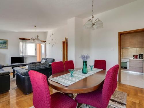 Apartment Lucija Near Trogir