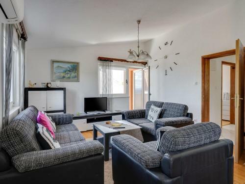 Apartment Lucija Near Trogir