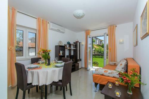 Holiday Home Mirjana - With Garden