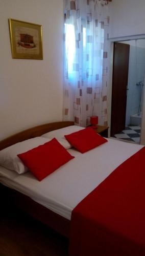 Remarkable 2-bed Apartment In Arbanija