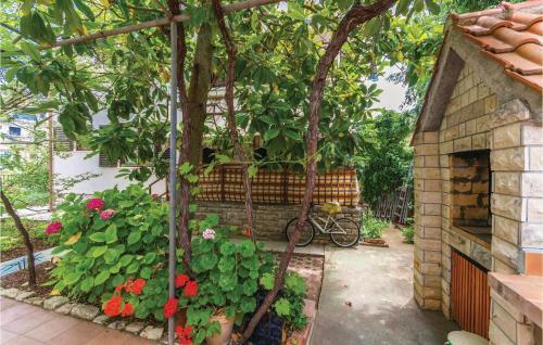 Four-bedroom Apartment In Turanj
