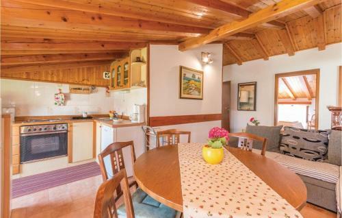 Four-bedroom Apartment In Turanj