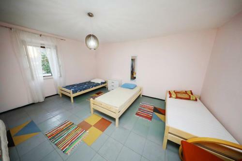 Two Bedroom House With A Private Yard - Levante
