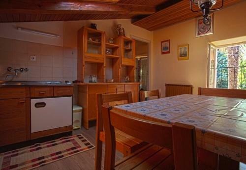 Apartments Niv - 30 M From Beach