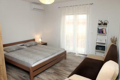 Modern Apartment By Umag Sea