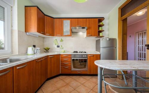Iva House With Apartment