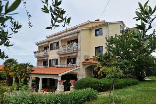 Hostal Haus Liliana