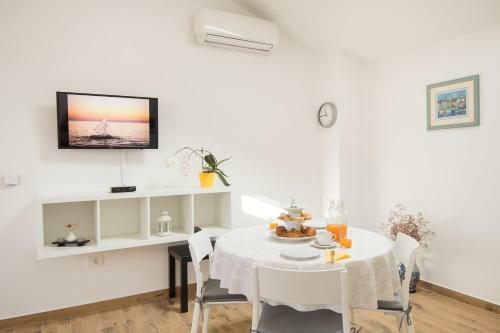 Apartment Bruneta With Sea View