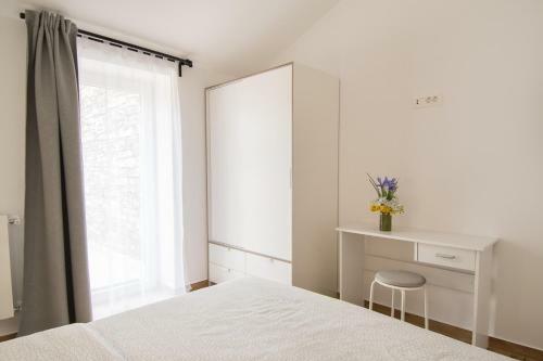 Apartment Bruneta With Sea View