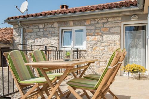 Apartment Bruneta With Sea View