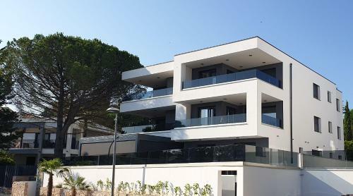 Modern Apartments Elle Malinska