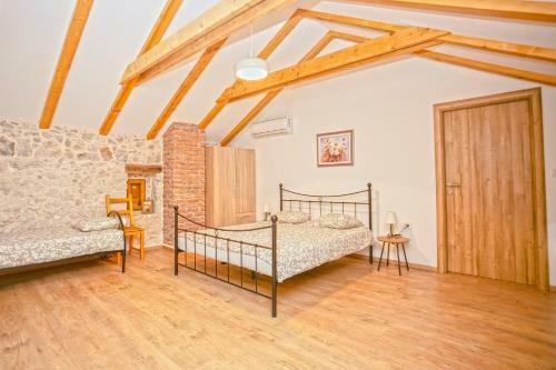 Heritage House With Heated Pool Vrime