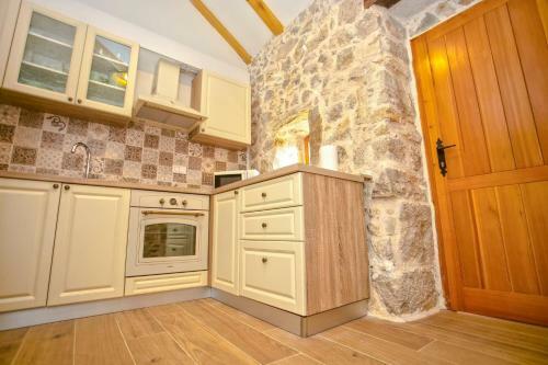 Heritage House With Heated Pool Vrime