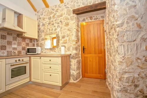 Heritage House With Heated Pool Vrime