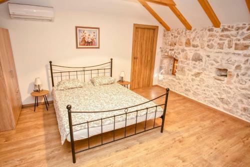 Heritage House With Heated Pool Vrime
