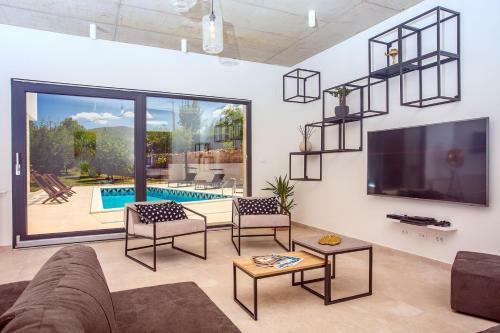 Modern Villa M30 With Private Pool, 3 En-suite Bedrooms