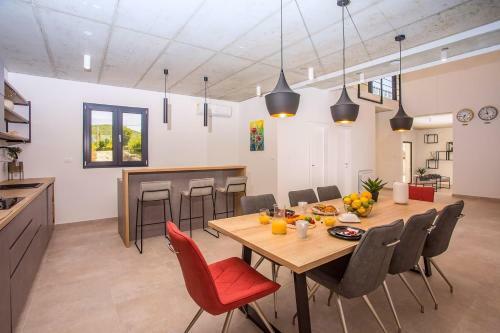 Modern Villa M30 With Private Pool, 3 En-suite Bedrooms