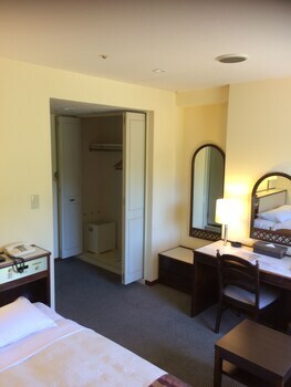 Hotel Kise Beach Palace