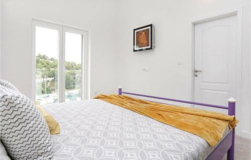 Seven-bedroom Holiday Home In Zaboric