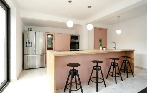 Seven-bedroom Holiday Home In Zaboric