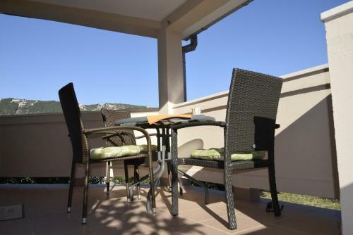 Miramar Apartments