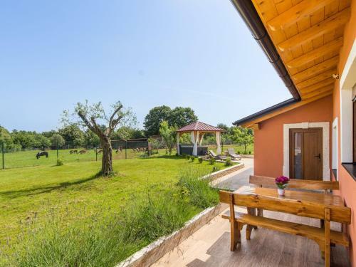 Cozy Holiday Home In Vodnjan With Jacuzzi
