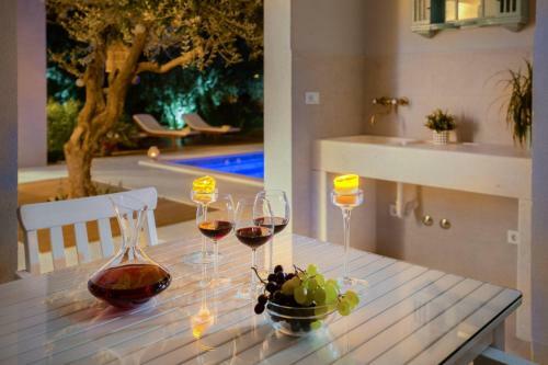 Kastel Luksic Villa Sleeps 15 Pool Air Con Wifi