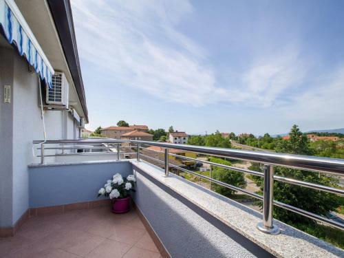 Modern Apartment In Vi?kovo With Balcony