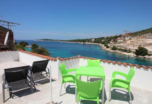 Apartments Bobi - 10 M From The Sea