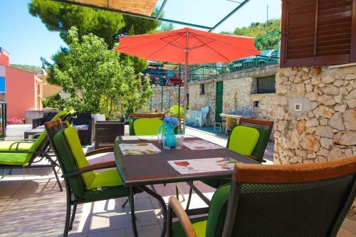 Apartments Bobi - 10 M From The Sea