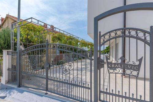 Apartments Vila Kraljevic