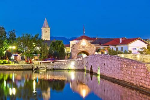 Apartment In Nin With Terrace, Air Condition, Wifi (4732-2)