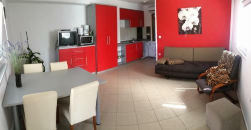 Apartment In Nin With Terrace, Air Condition, Wifi (4732-2)