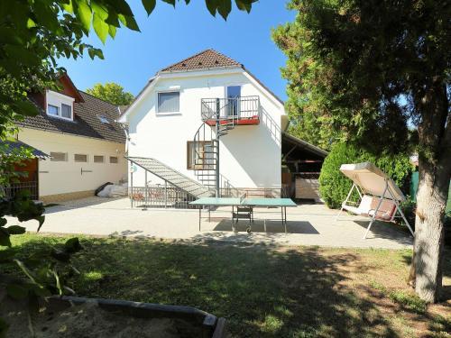 Holiday Home Moni-1