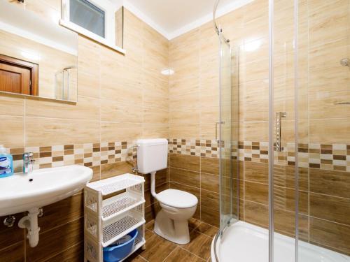 Holiday Home Moni-1
