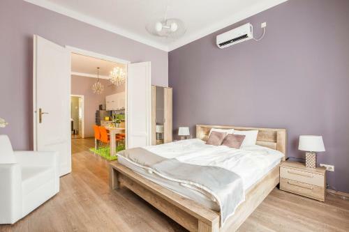 Two Couples Apartment