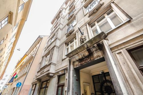 Cityhold Premier Apartment