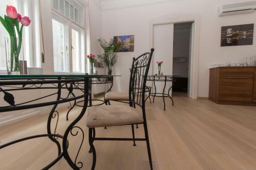 Bed & Breakfast Butterfly Home Danube