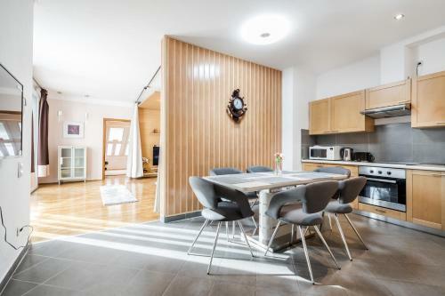 Apartamento Bpr Timber Loft Home With A/c & Balcony