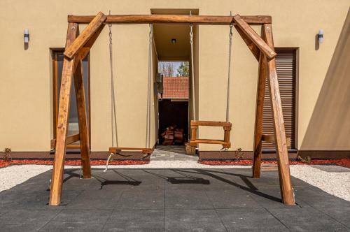 H&h Apartments Poroszl�
