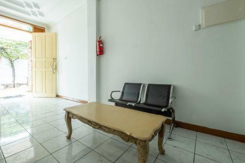 Hotel Oyo 1285 Wisma Marliando