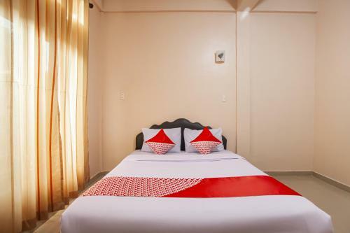 Hotel Oyo 2799 Berastagi Backpacker Rooms