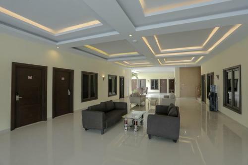 Hostal Reddoorz Plus Near Solo Paragon Mall