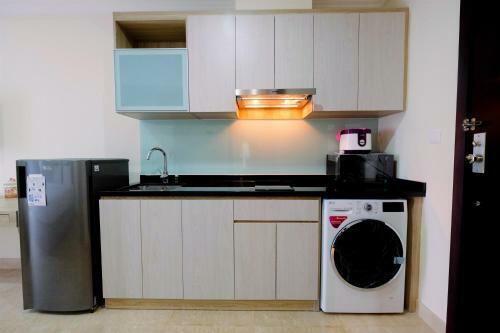 Cozy Studio Menteng Park Apartment By Travelio
